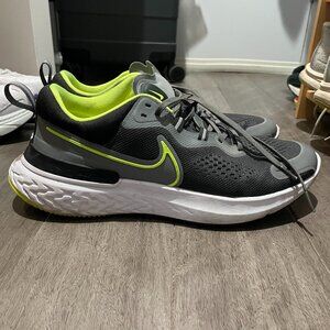 Nike React Miler 2 - Size 12